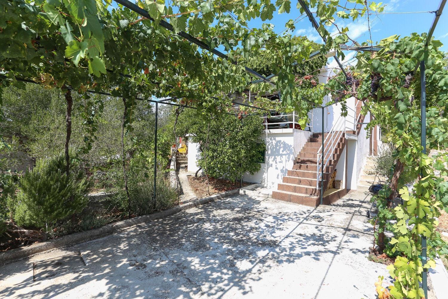Holiday Home Marcelo-With Terrace Vinisce Exterior foto